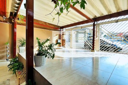 Casa à venda com 203m², 2 quartos e 2 vagas Casa à venda com 203m², 2 quartos e 2 vagasGaragem