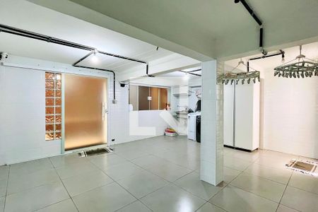 Casa à venda com 203m², 2 quartos e 2 vagas Casa à venda com 203m², 2 quartos e 2 vagasÁrea de Serviço