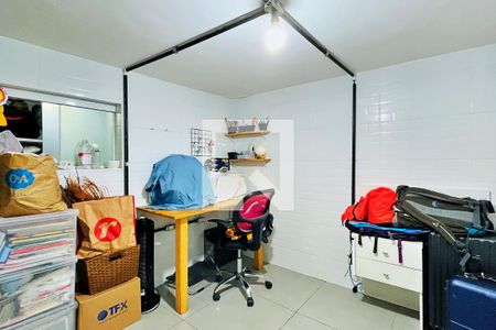 Casa à venda com 203m², 2 quartos e 2 vagas Casa à venda com 203m², 2 quartos e 2 vagasEscritório