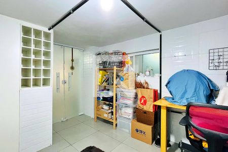 Casa à venda com 203m², 2 quartos e 2 vagas Casa à venda com 203m², 2 quartos e 2 vagasEscritório