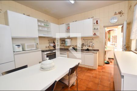 Casa à venda com 264m², 4 quartos e 3 vagasCozinha