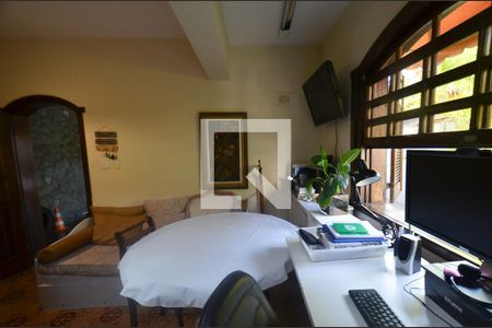 Casa à venda com 264m², 4 quartos e 3 vagasSuite/ escritorio