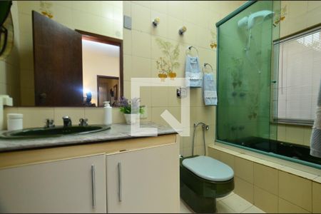 Casa à venda com 264m², 4 quartos e 3 vagasBanheiro suite