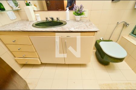 Casa à venda com 264m², 4 quartos e 3 vagasBanheiro suite