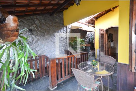 Casa à venda com 264m², 4 quartos e 3 vagasVaranda