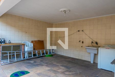 Casa à venda com 450m², 3 quartos e 3 vagas Casa à venda com 450m², 3 quartos e 3 vagasQuintal
