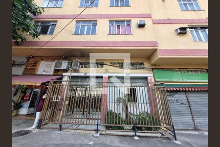 Apartamento à venda com 50m², 2 quartos e 1 vaga Apartamento à venda com 50m², 2 quartos e 1 vagaFachada e portaria