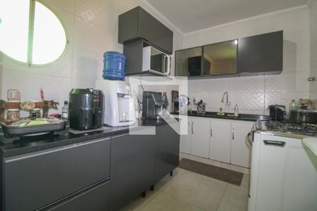 Casa à venda com 240m², 3 quartos e 2 vagas Casa à venda com 240m², 3 quartos e 2 vagasCozinha