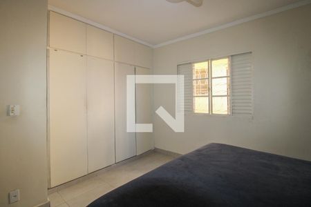 Casa à venda com 240m², 3 quartos e 2 vagas Casa à venda com 240m², 3 quartos e 2 vagasQuarto 3