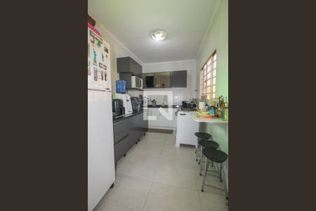 Casa à venda com 240m², 3 quartos e 2 vagas Casa à venda com 240m², 3 quartos e 2 vagasCozinha