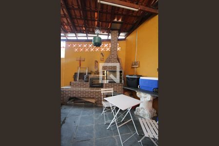 Casa à venda com 240m², 3 quartos e 2 vagas Casa à venda com 240m², 3 quartos e 2 vagasÁrea de serviço