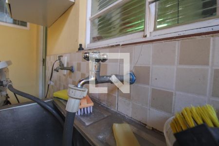 Casa à venda com 240m², 3 quartos e 2 vagas Casa à venda com 240m², 3 quartos e 2 vagasÁrea de serviço