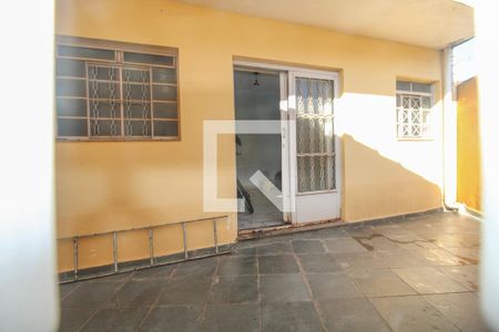 Casa à venda com 240m², 3 quartos e 2 vagas Casa à venda com 240m², 3 quartos e 2 vagasQuarto 3