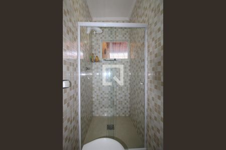 Casa à venda com 240m², 3 quartos e 2 vagas Casa à venda com 240m², 3 quartos e 2 vagasBanheiro 2