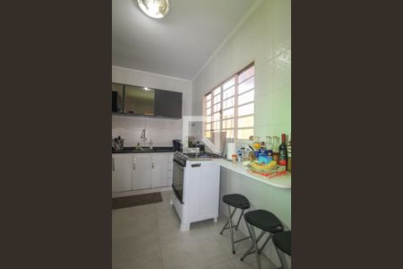 Casa à venda com 240m², 3 quartos e 2 vagas Casa à venda com 240m², 3 quartos e 2 vagasCozinha