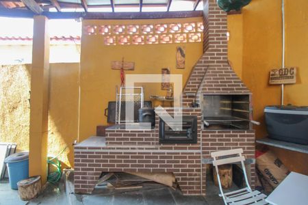 Casa à venda com 240m², 3 quartos e 2 vagas Casa à venda com 240m², 3 quartos e 2 vagasÁrea de serviço