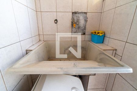 Casa à venda com 170m², 2 quartos e 2 vagas Casa à venda com 170m², 2 quartos e 2 vagasÁrea de Serviço Detalhe