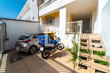 Casa à venda com 170m², 2 quartos e 2 vagas Casa à venda com 170m², 2 quartos e 2 vagasGaragem