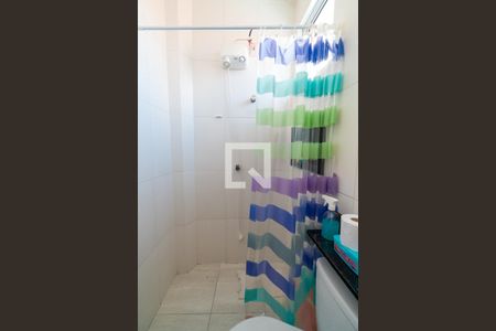 Casa à venda com 170m², 2 quartos e 2 vagas Casa à venda com 170m², 2 quartos e 2 vagasBanheiro Detalhe