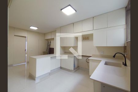 Apartamento à venda com 280m², 3 quartos e 2 vagas Apartamento à venda com 280m², 3 quartos e 2 vagasCozinha