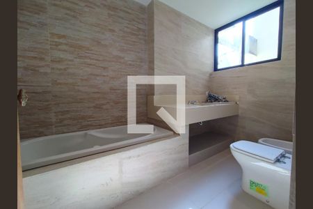 Apartamento à venda com 280m², 3 quartos e 2 vagas Apartamento à venda com 280m², 3 quartos e 2 vagasBanheiro social