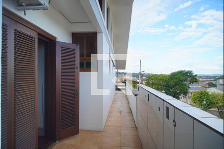 Casa à venda com 450m², 4 quartos e 5 vagas Casa à venda com 450m², 4 quartos e 5 vagasvaranda da Suíte 3
