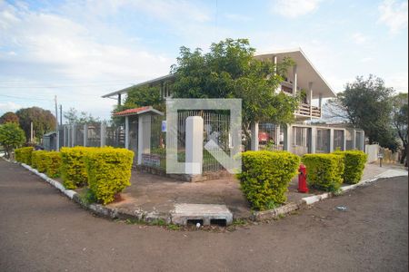 Casa à venda com 450m², 4 quartos e 5 vagas Casa à venda com 450m², 4 quartos e 5 vagasFachada