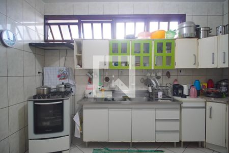 Casa à venda com 450m², 4 quartos e 5 vagas Casa à venda com 450m², 4 quartos e 5 vagasCozinha