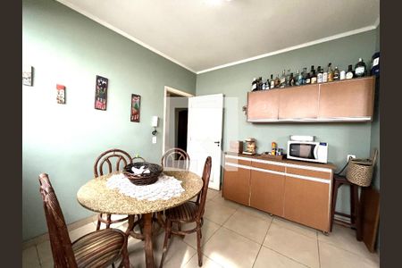 Casa à venda com 465m², 5 quartos e 6 vagas Casa à venda com 465m², 5 quartos e 6 vagasSala de Jantar