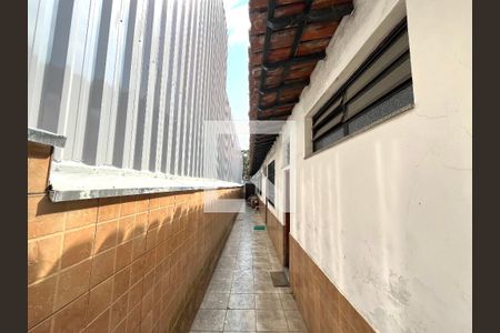 Casa à venda com 465m², 5 quartos e 6 vagas Casa à venda com 465m², 5 quartos e 6 vagasÁrea externa