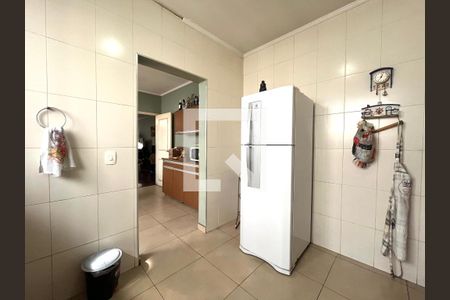 Casa à venda com 465m², 5 quartos e 6 vagas Casa à venda com 465m², 5 quartos e 6 vagasCozinha