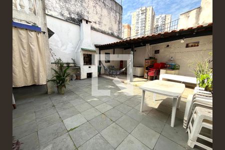 Casa à venda com 465m², 5 quartos e 6 vagas Casa à venda com 465m², 5 quartos e 6 vagasÁrea externa