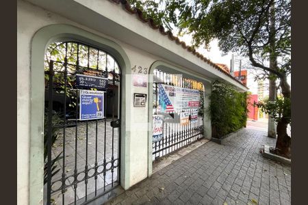 Casa à venda com 465m², 5 quartos e 6 vagas Casa à venda com 465m², 5 quartos e 6 vagasFachada