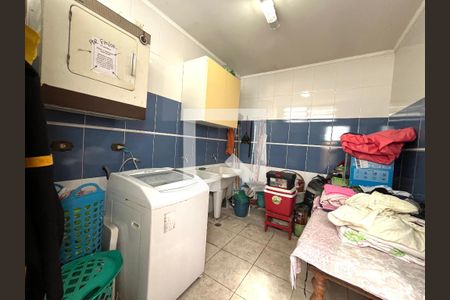 Casa à venda com 465m², 5 quartos e 6 vagas Casa à venda com 465m², 5 quartos e 6 vagasÁrea de Serviço