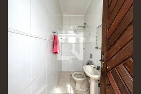 Casa à venda com 465m², 5 quartos e 6 vagas Casa à venda com 465m², 5 quartos e 6 vagasBanheiro de serviço