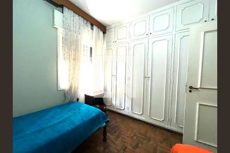 Casa à venda com 465m², 5 quartos e 6 vagas Casa à venda com 465m², 5 quartos e 6 vagasQuarto 4