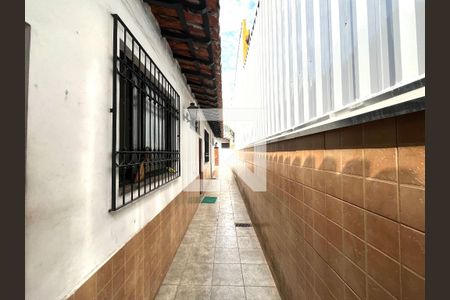 Casa à venda com 465m², 5 quartos e 6 vagas Casa à venda com 465m², 5 quartos e 6 vagasÁrea externa