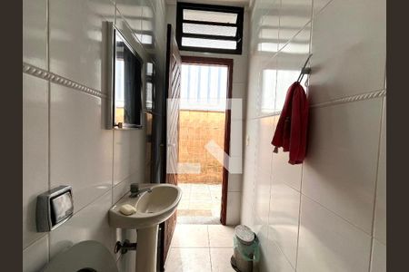 Casa à venda com 465m², 5 quartos e 6 vagas Casa à venda com 465m², 5 quartos e 6 vagasBanheiro de serviço