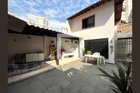 Casa à venda com 465m², 5 quartos e 6 vagas Casa à venda com 465m², 5 quartos e 6 vagasÁrea externa