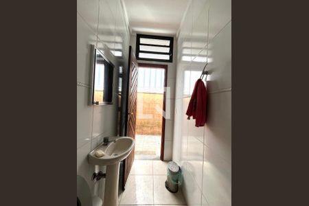 Casa à venda com 465m², 5 quartos e 6 vagas Casa à venda com 465m², 5 quartos e 6 vagasBanheiro de serviço