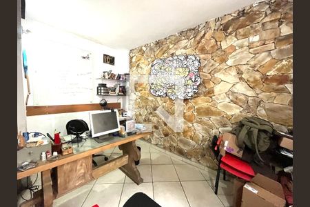 Casa à venda com 465m², 5 quartos e 6 vagas Casa à venda com 465m², 5 quartos e 6 vagasEscritório