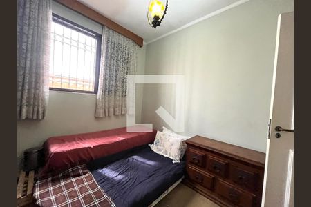 Casa à venda com 465m², 5 quartos e 6 vagas Casa à venda com 465m², 5 quartos e 6 vagasQuarto 3