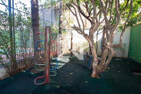 Apartamento à venda com 161m², 3 quartos e 3 vagas Apartamento à venda com 161m², 3 quartos e 3 vagasÁrea comum - Playground