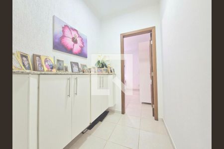 Casa à venda com 287m², 5 quartos e 4 vagas Casa à venda com 287m², 5 quartos e 4 vagasHall de entrada suíte 1