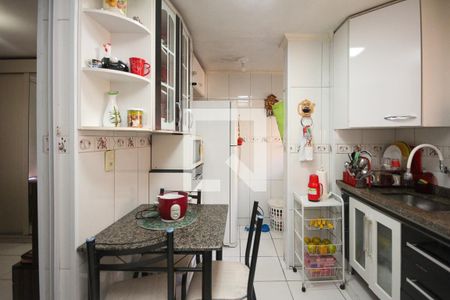 Apartamento à venda com 45m², 2 quartos e 1 vaga Apartamento à venda com 45m², 2 quartos e 1 vagaCozinha