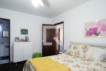 Casa à venda com 228m², 5 quartos e 3 vagasQuarto 4 - Suíte