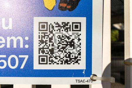 Casa à venda com 250m², 3 quartos e 4 vagas Casa à venda com 250m², 3 quartos e 4 vagasPlaquinha