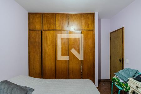 Casa à venda com 250m², 3 quartos e 4 vagas Casa à venda com 250m², 3 quartos e 4 vagasQuarto 1