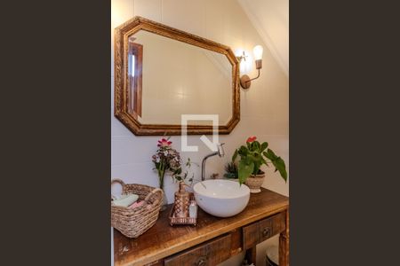 Casa à venda com 250m², 3 quartos e 4 vagas Casa à venda com 250m², 3 quartos e 4 vagasLavabo