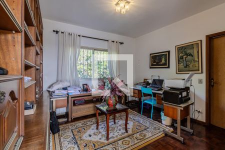 Casa à venda com 250m², 3 quartos e 4 vagas Casa à venda com 250m², 3 quartos e 4 vagasEscritório